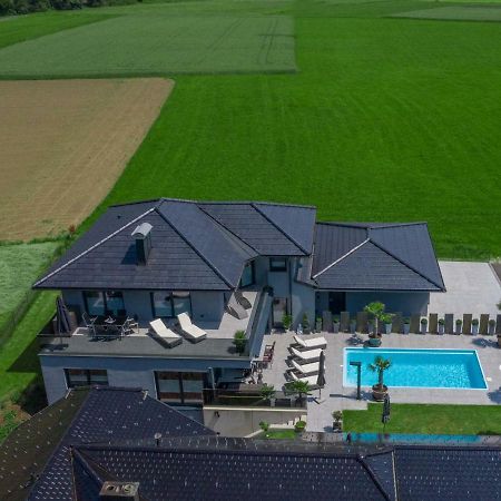 Luxurioese Penthaus Wohnung Аниф Екстериор снимка